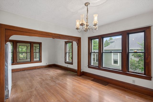 4019 Bryant Avenue N, Minneapolis, MN 55412