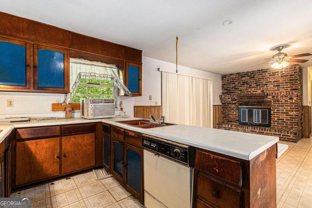 2386 Springrun Way, Decatur, GA 30032
