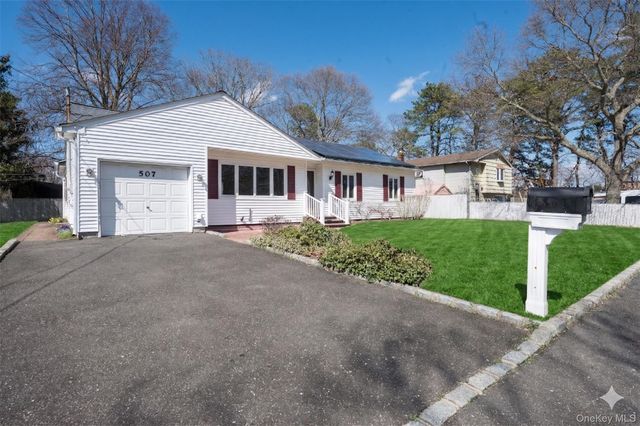 507 Joan Street, Ronkonkoma, NY 11779