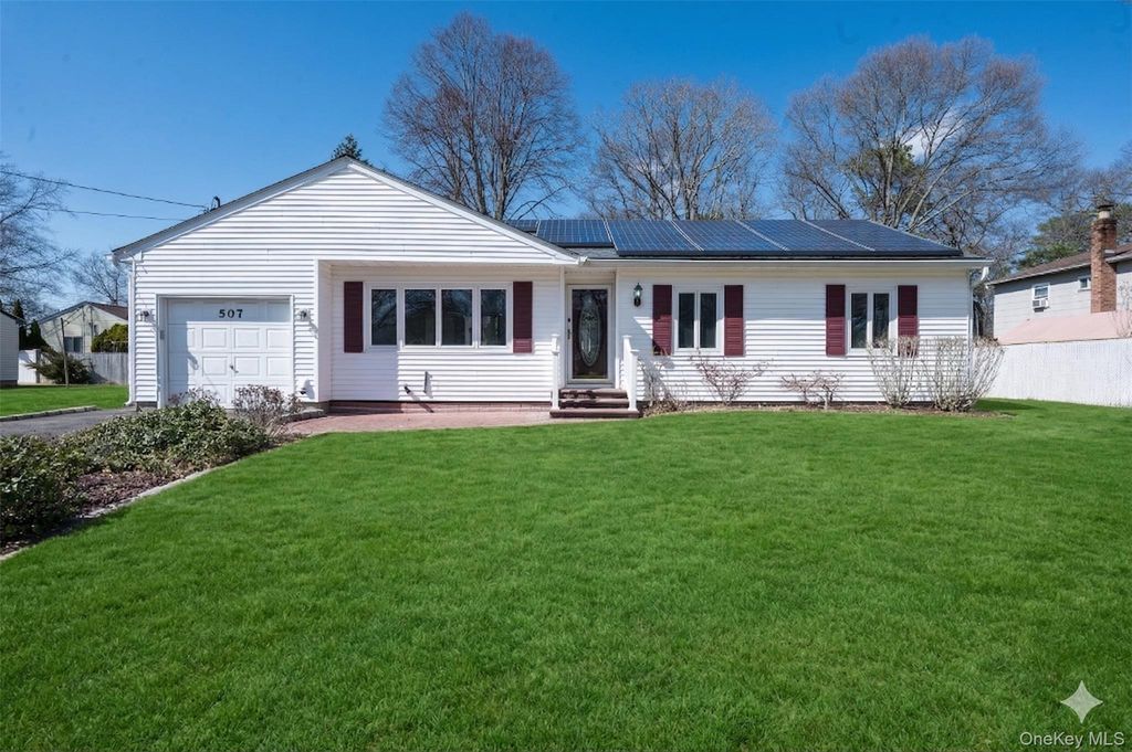 507 Joan Street, Ronkonkoma, NY 11779