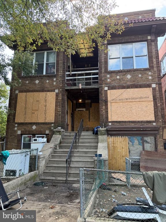 444 & 446 W ROOSEVELT BLVD, Philadelphia, PA 19120