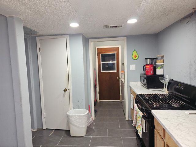 909 Lilac Street, La Marque, TX 77568