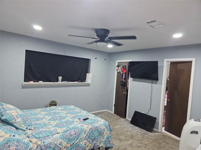 909 Lilac Street, La Marque, TX 77568