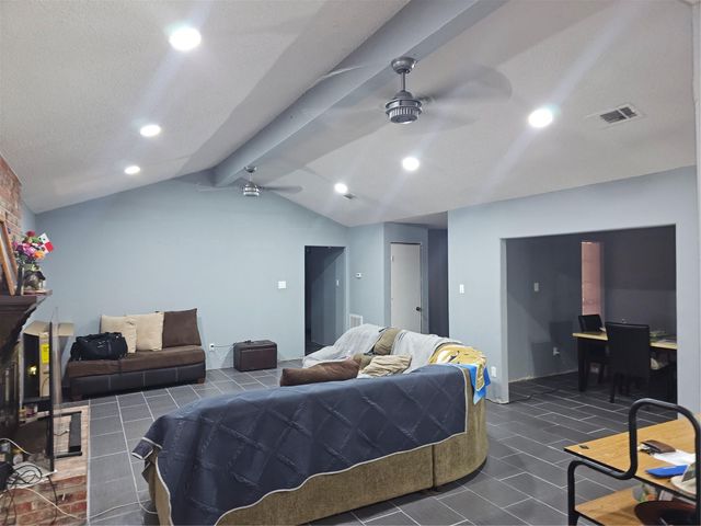 909 Lilac Street, La Marque, TX 77568