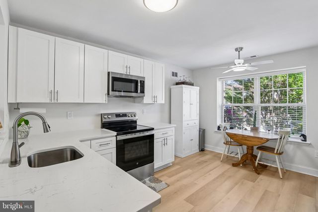 206 DOUGLAS CT, West Deptford, NJ 08086