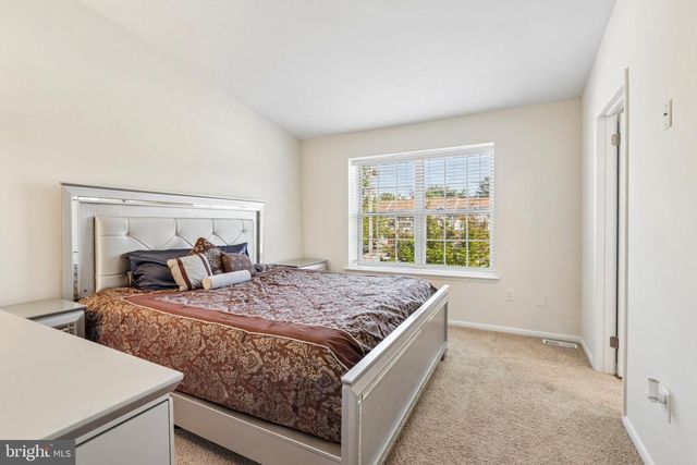206 DOUGLAS CT, West Deptford, NJ 08086
