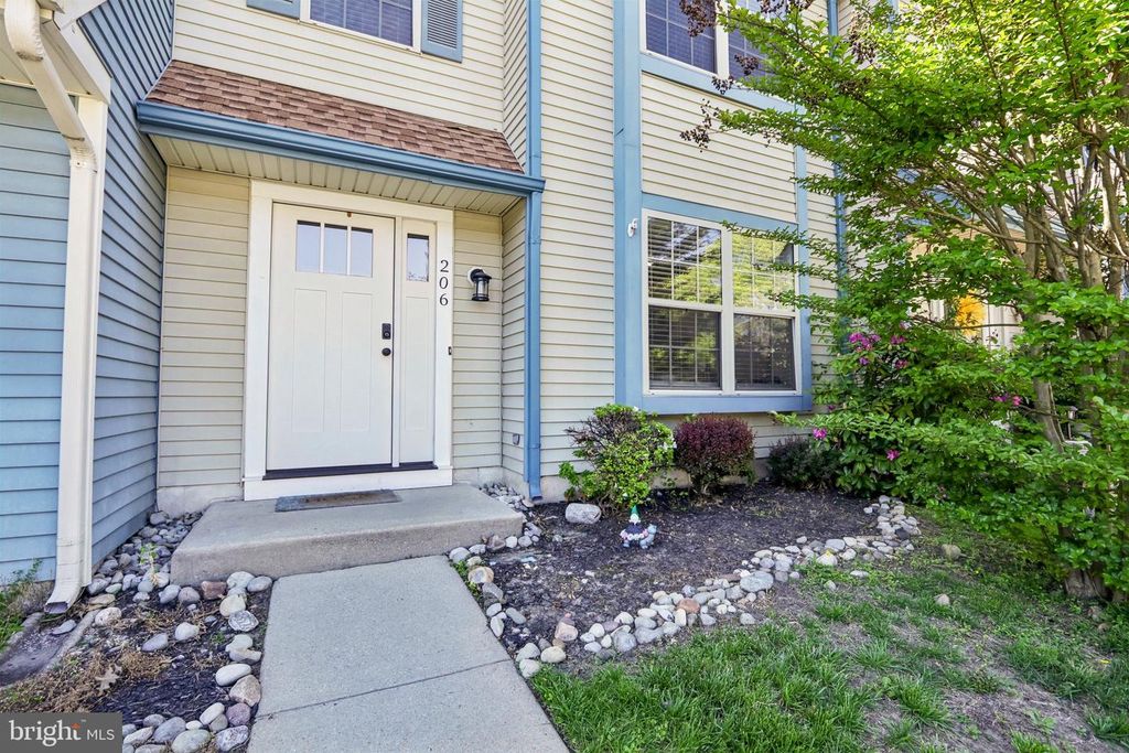 206 DOUGLAS CT, West Deptford, NJ 08086