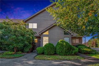 2 Canterbury Court 5, Middletown, CT 06413