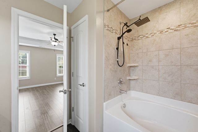 1305 Round Rock Dr, Murfreesboro, TN 37128