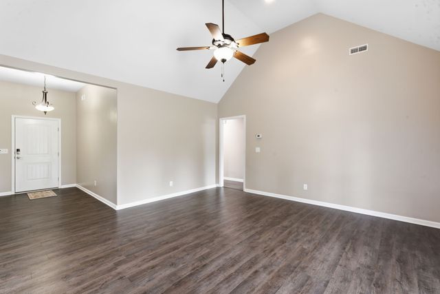 1305 Round Rock Dr, Murfreesboro, TN 37128