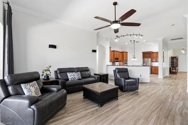 2050 Mandarin LN, Naples, FL 34120