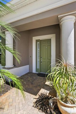 2050 Mandarin LN, Naples, FL 34120