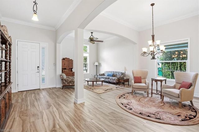 2050 Mandarin LN, Naples, FL 34120