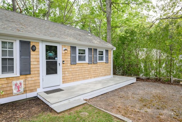 13 Coach House Ln, Dennis, MA 02660