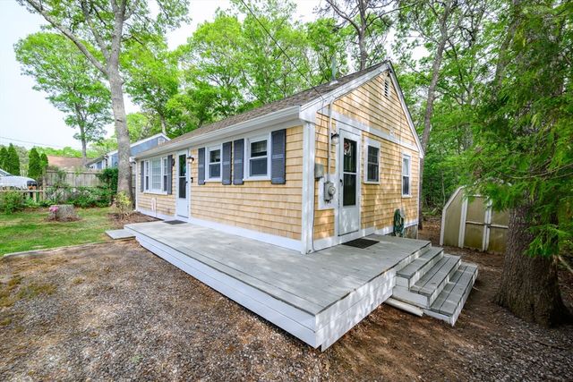 13 Coach House Ln, Dennis, MA 02660