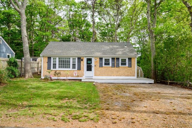 13 Coach House Ln, Dennis, MA 02660