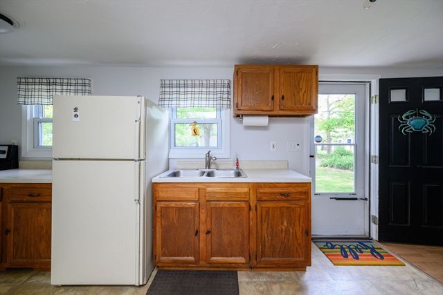 13 Coach House Ln, Dennis, MA 02660