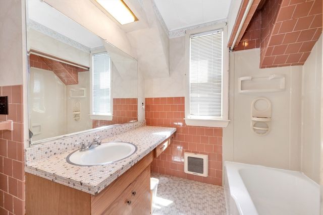 337 Maple St, Lynn, MA 01904