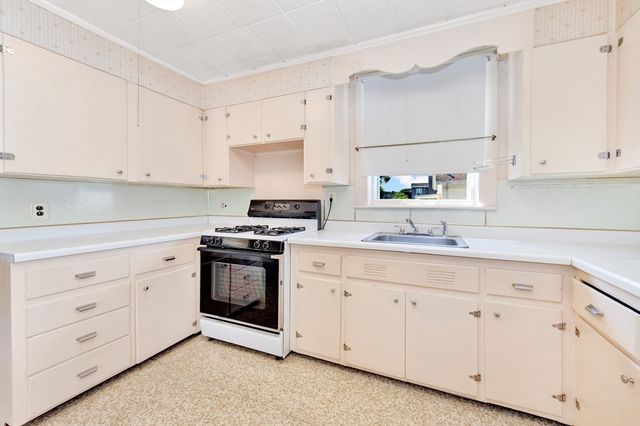 337 Maple St, Lynn, MA 01904