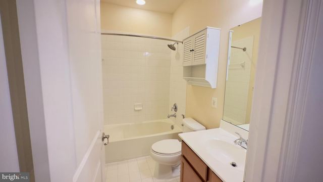 7420 SINGERS WAY, Elkridge, MD 21075
