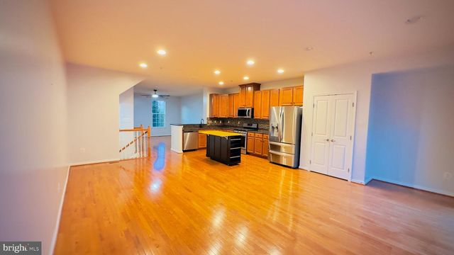 7420 SINGERS WAY, Elkridge, MD 21075