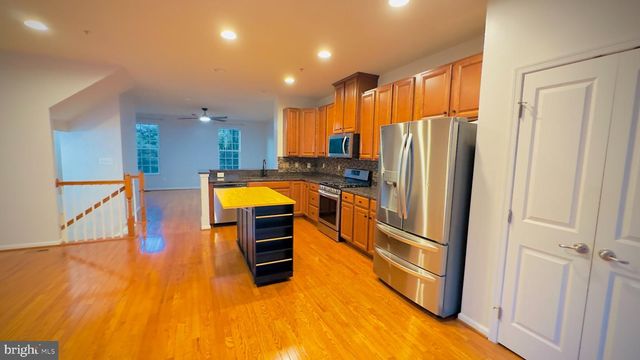 7420 SINGERS WAY, Elkridge, MD 21075