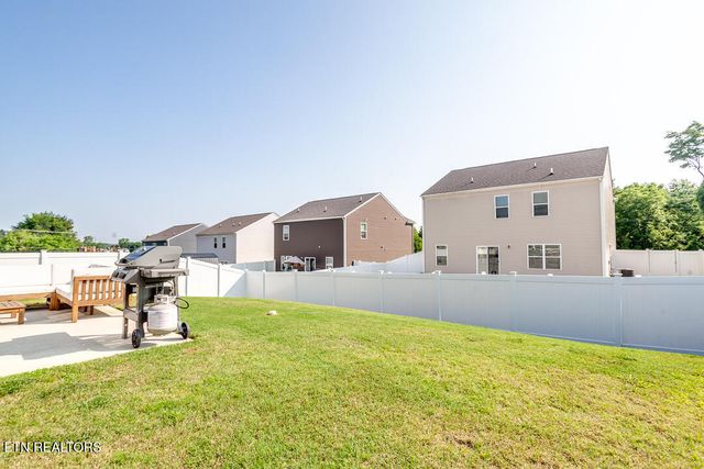 211 Moonrise Lane, Maryville, TN 37801