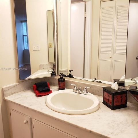 1200 NE Miami Gardens Dr 213W, Miami, FL 33179