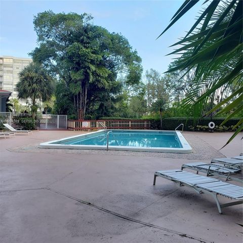 1200 NE Miami Gardens Dr 213W, Miami, FL 33179