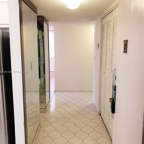 1200 NE Miami Gardens Dr 213W, Miami, FL 33179