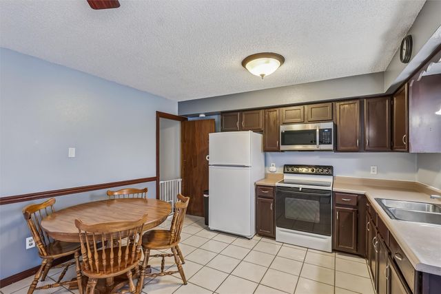 3515 E 39th Street, Des Moines, IA 50317