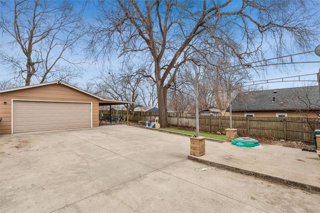 3515 E 39th Street, Des Moines, IA 50317