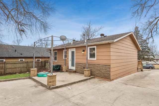 3515 E 39th Street, Des Moines, IA 50317