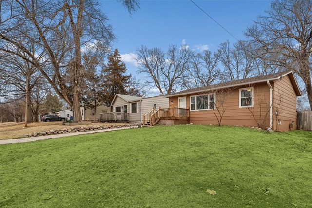 3515 E 39th Street, Des Moines, IA 50317