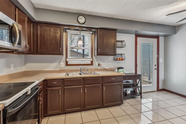 3515 E 39th Street, Des Moines, IA 50317