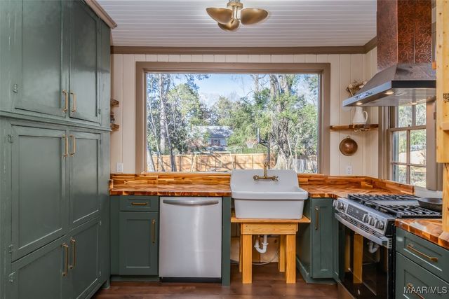 1201 MAGNOLIA Curve, Montgomery, AL 36106