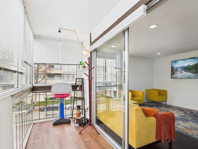 4099 Howe St, Oakland, CA 94611