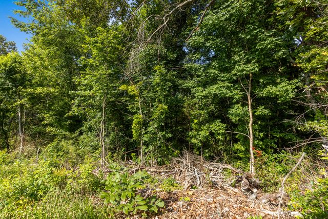 9400 Somerset Drive, Ooltewah, TN 37363