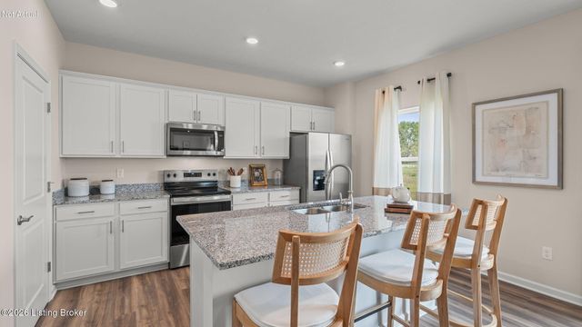 11020 Pheasant Hill Cir, Louisville, KY 40229