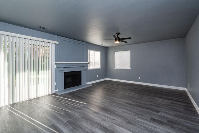 506 Mockingbird Dr, Lodi, CA 95240