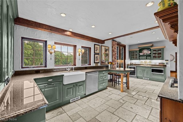 5227 Som Center Road, Solon, OH 44139
