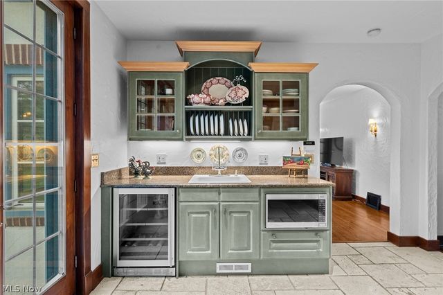 5227 Som Center Road, Solon, OH 44139
