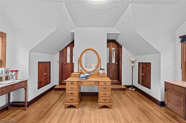 5227 Som Center Road, Solon, OH 44139