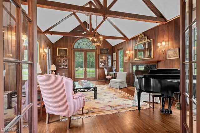 5227 Som Center Road, Solon, OH 44139