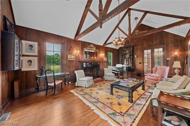 5227 Som Center Road, Solon, OH 44139