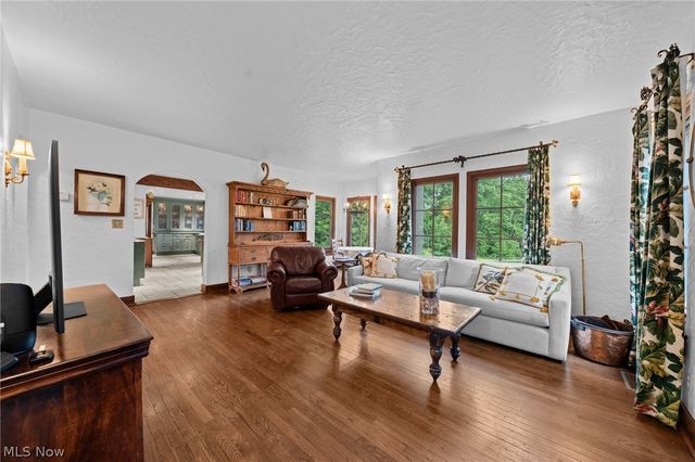 5227 Som Center Road, Solon, OH 44139