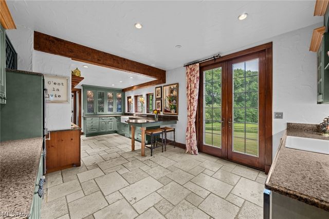 5227 Som Center Road, Solon, OH 44139