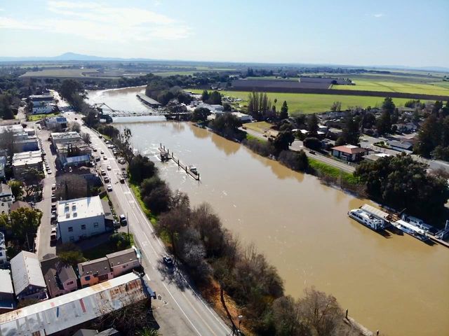 14055 River Rd, Walnut Grove, CA 95690