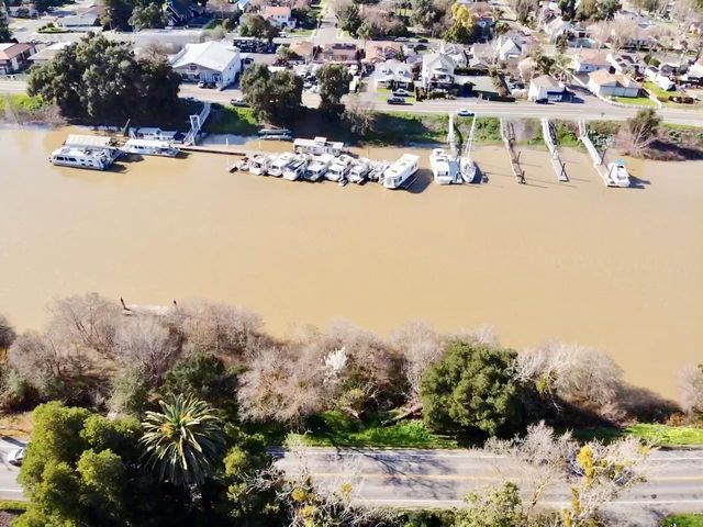 14055 River Rd, Walnut Grove, CA 95690