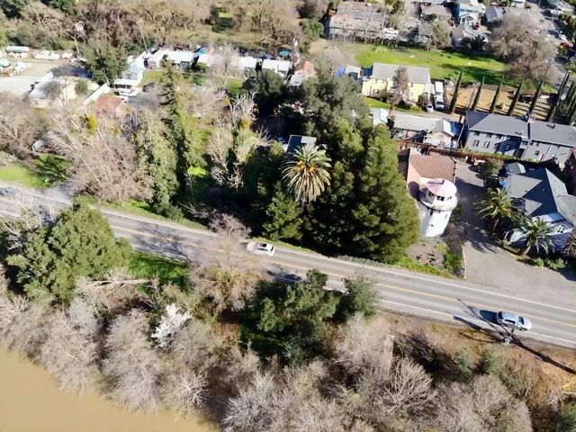 14055 River Rd, Walnut Grove, CA 95690